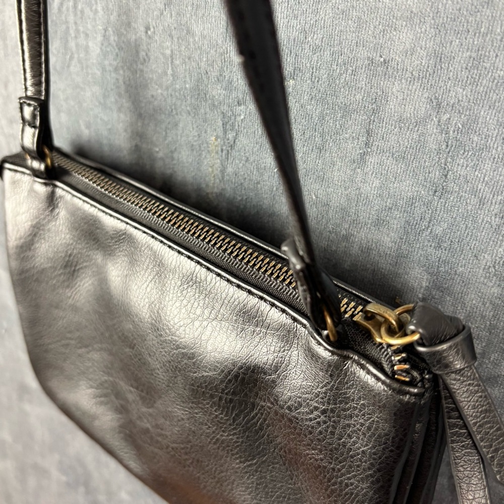Safe keeper Sleek Black Mini Bag with Modern Design perfect for travel! - Picture 8 of 13